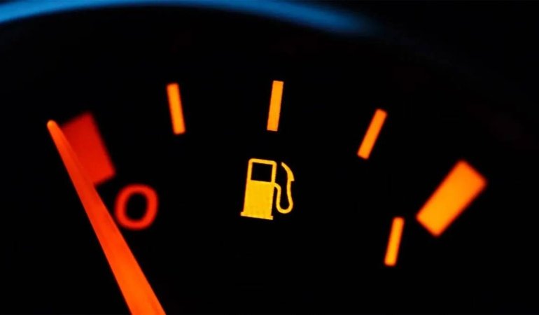 Yakıt ışığı yandıktan sonra kaç kilometre gidilir? Araçların gizli menzili açıklandı