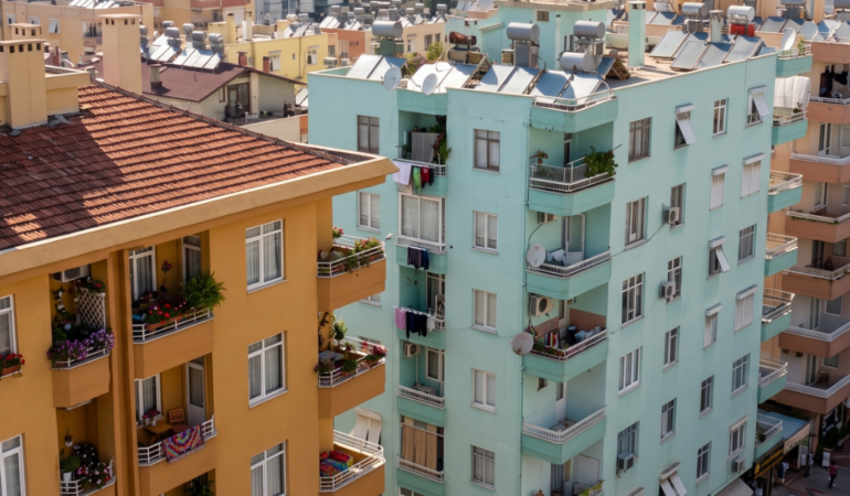 Yeni karar açıklandı: Kurala uymayan artık evini satamayacak