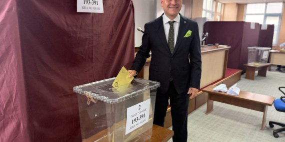 Akhisar-Ticaret-Borsasinda-Alper-Alhat-yeniden-Baskan-featured