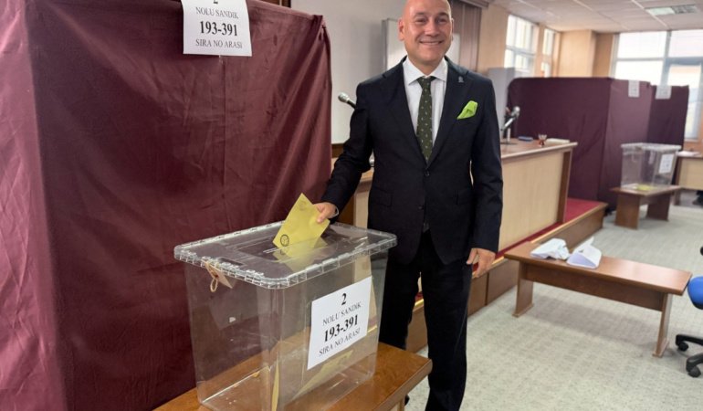 Akhisar Ticaret Borsası’nda Alper Alhat yeniden Başkan