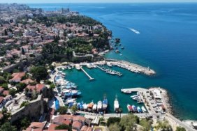 Antalya-nufusunun-5-katindan-fazla-turist-agirladi-featured-1