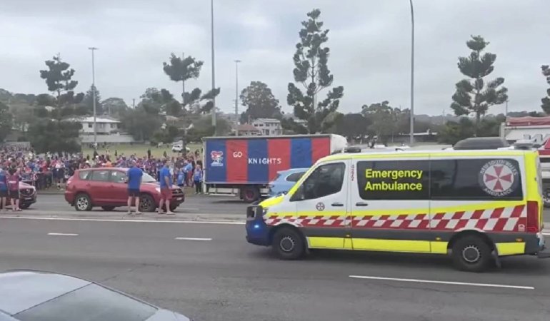 Avustralya'da korku dolu anlar: Otomobil kalabalığın arasına daldı, çok sayıda kişi yaralandı (Video)
