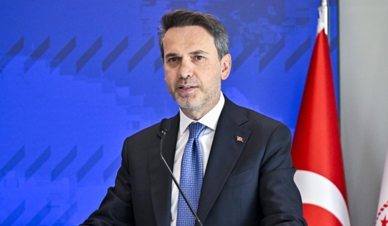 Bakan Bayraktar: Kalkınma Yolu projesi 80 milyar dolarlık enerji koridoruna dönüşebilir