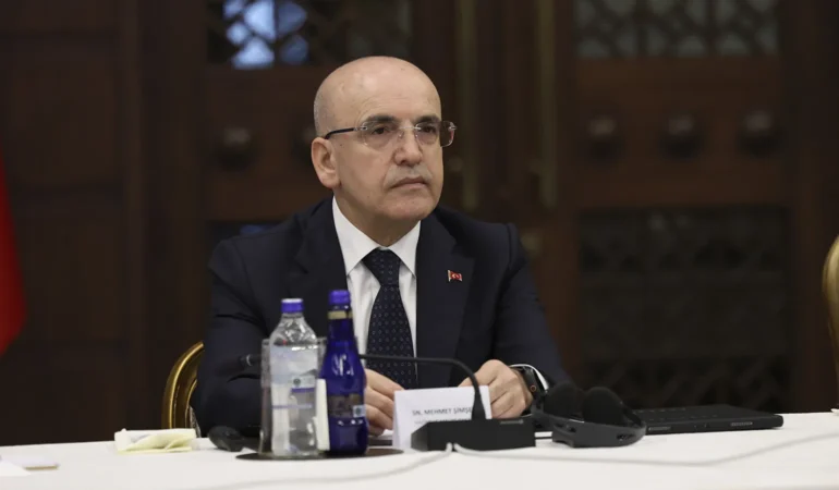 Bakan Şimşek açıkladı: KOBİ kredilerinde büyüme sınırı yüzde 5'e yükseltildi