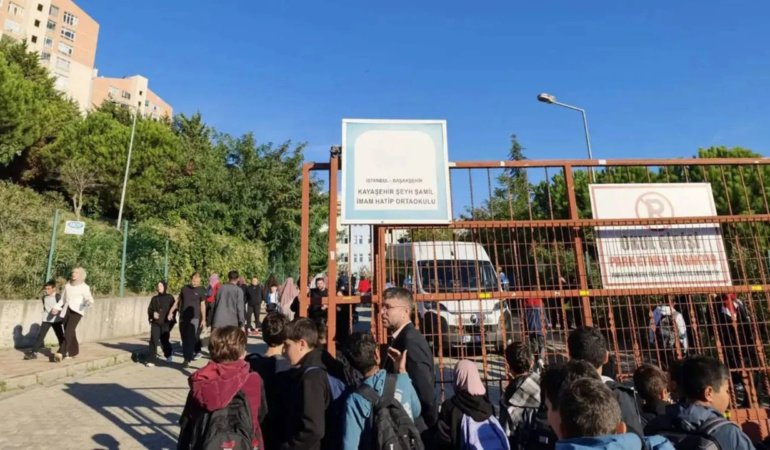 Başakşehir'de okulda bıçaklı saldırı: Saldırgan ile anne ve babası tutuklandı