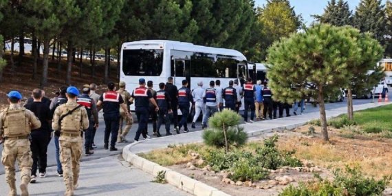 Cesme-Belediyesi039ne-rusvet-operasyonunda-10-tutuklama-featured