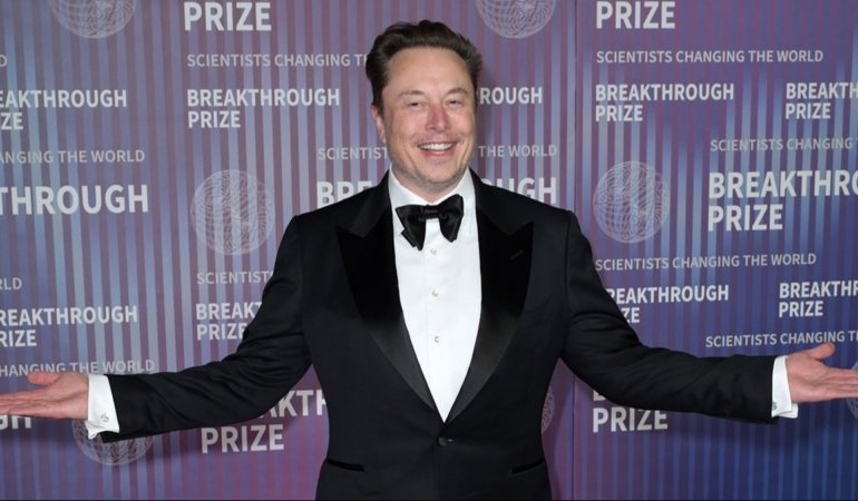 Elon-Musk039in-serveti-yeniden-1-trilyon-dolari-asti-Saatler-icinde-72-milyar-dolar-kazandi-featured