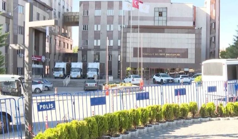 Etimesgut Belediyesi soruşturmasında 7 şüpheli tutuklandı
