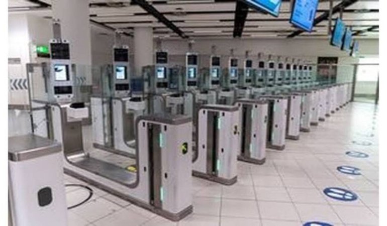 Havalimanlarında geçişleri yüzde 25 hızlandıracak sistem: İngiltere e-Gate’leri yeniliyor