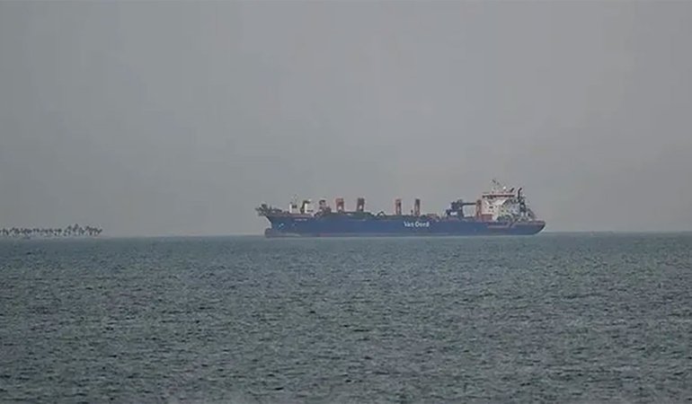 Hürmüz Boğazı’nda petrol tankerinde patlama
