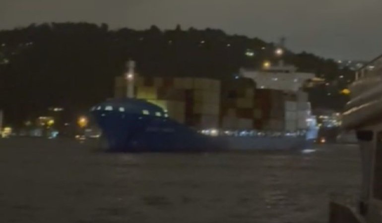 İstanbul Boğazı’nda 147 metrelik gemi sürüklendi: Ekipler kurtardı