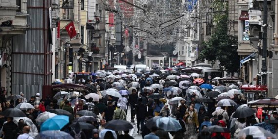 Istanbul-icin-039turuncu039-kodlu-uyari-Saganak-firtina-ve-soguk-hava-featured