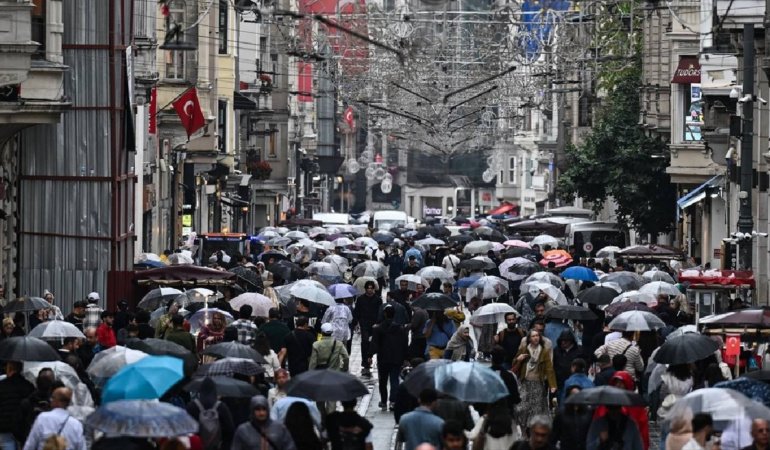 İstanbul için 'turuncu' kodlu uyarı: Sağanak, fırtına ve soğuk hava