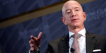 Jeff-Bezos-Ay039a-kalici-us-kurmak-icin-gidiyoruz-featured