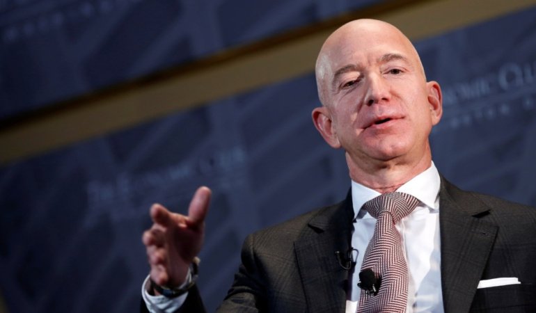 Jeff Bezos: Ay'a kalıcı üs kurmak için gidiyoruz