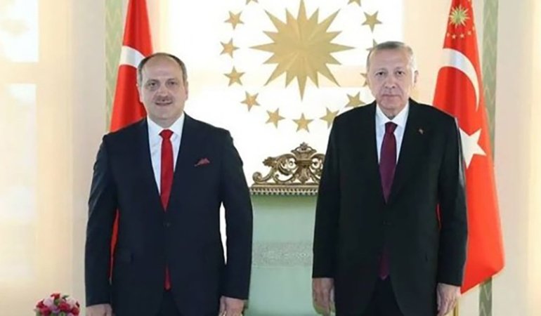 Kuzen yönetiyor, milyon dolarlar akıyor