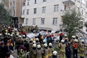 Maltepe039de-7-katli-binanin-3-kati-coktu-Bir-kisi-hayatini-kaybetti-10-kisi-kurtarildi-3-kisi-enkaz-altinda-Iste-binanin-cokme-ani-Video-featured