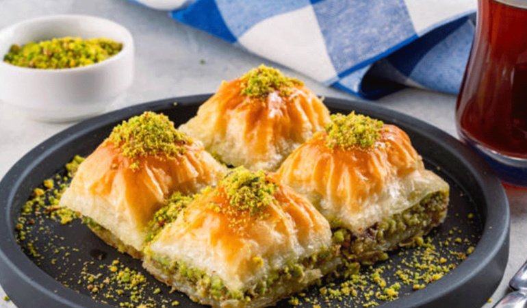MasterChef Ev Baklavası nasıl yapılır? Püf noktalarıyla Ev Baklavası tarifi!