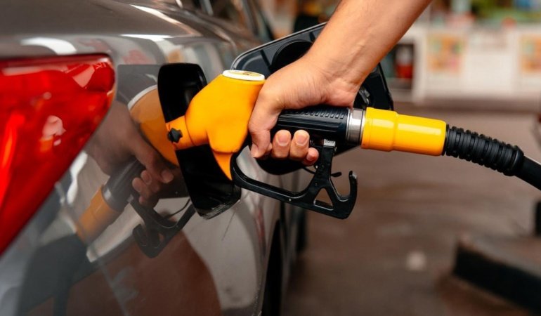 Motorin indirimi gece yarısı pompaya yansıdı