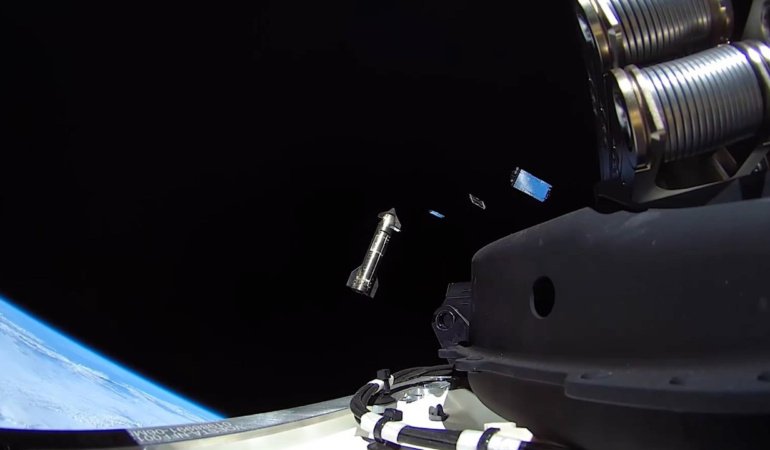 SpaceX, Starlink'i mobil operatöre dönüştürüyor