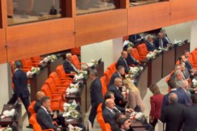 TBMM039de-yeni-yasama-yili-Erdogan-kursuye-geldi-YENI-Parti-Genel-Kurulu-terk-etti-featured