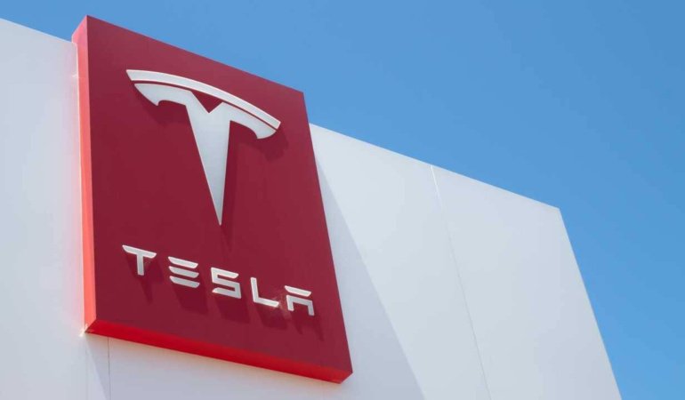 Tesla'nın karı üçüncü çeyrekte azaldı