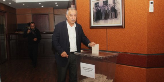 Trabzon-Ticaret-Borsasinda-Eyyup-Ergan-guven-tazeledi-featured