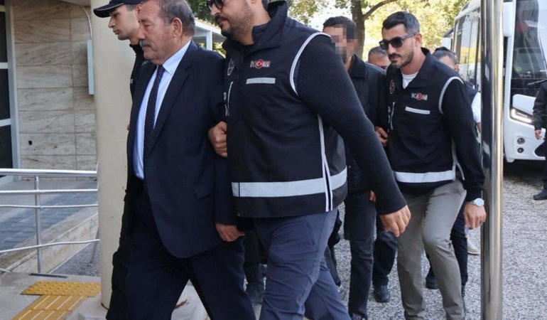 Tutuklanan Milas Belediye Başkanı Topuz, Burdur Cezaevi'ne nakledildi